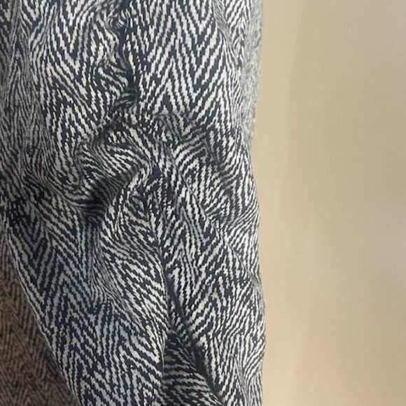 White House Black Market Printed Short Sleeve Blouse - Picture 4 of 5